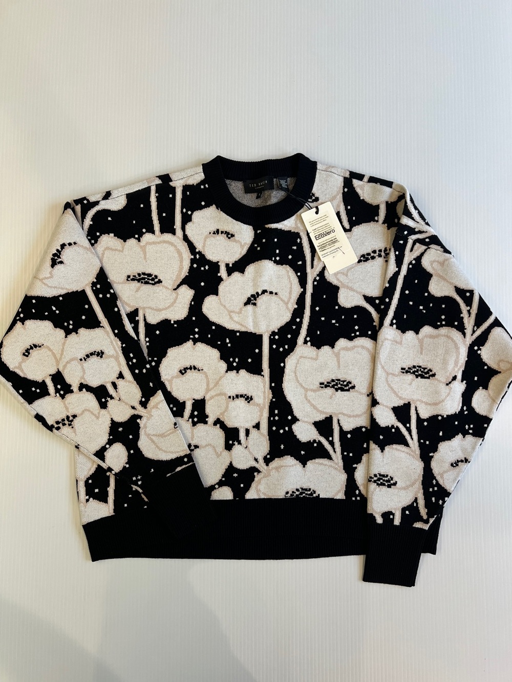 New Ted Baker Women’s Black and Cream Floral Crewneck in Size Small